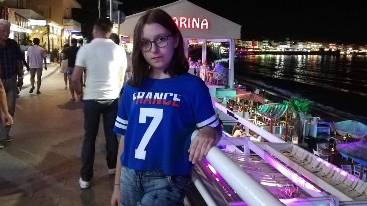 Eleva care predă lecţii de gramatică în pandemie