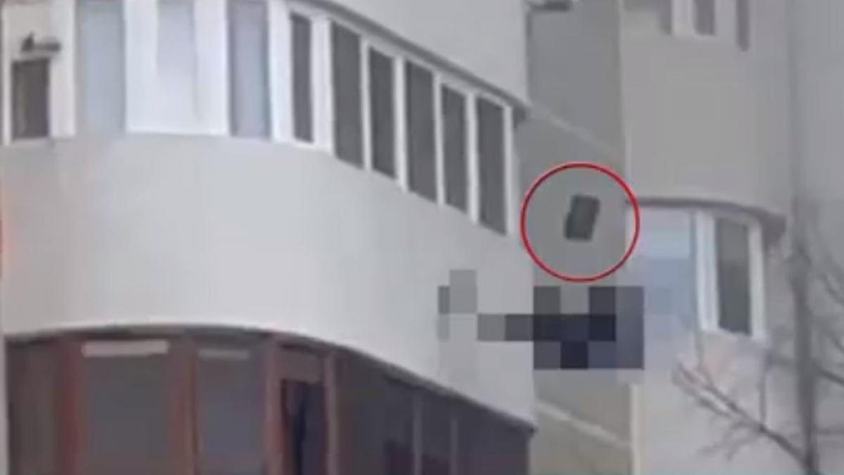 imagini femeie aruncata etaj incendiu constanta