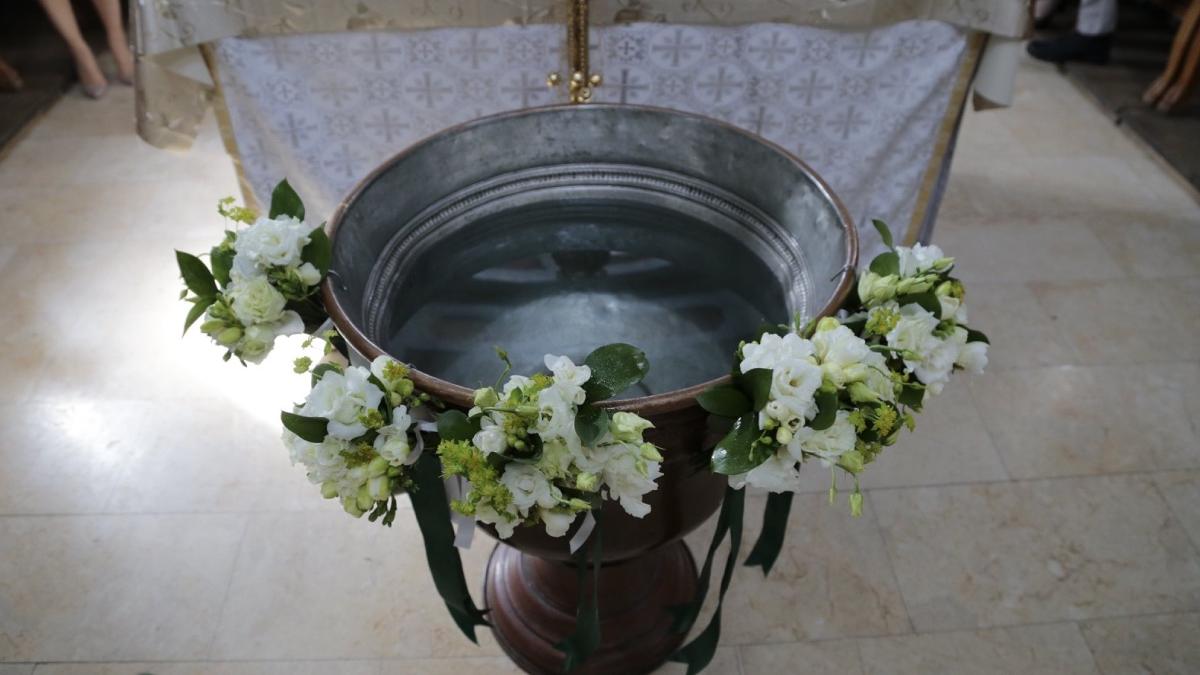 zeci de mii romani schimbare taina botez preotii sa tina cont de dorinta parintilor