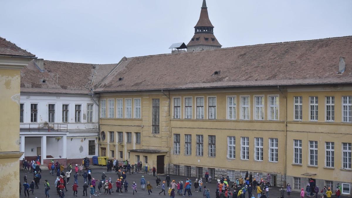 brasov intra in carantina rata de infectare a depasit 3 cazuri