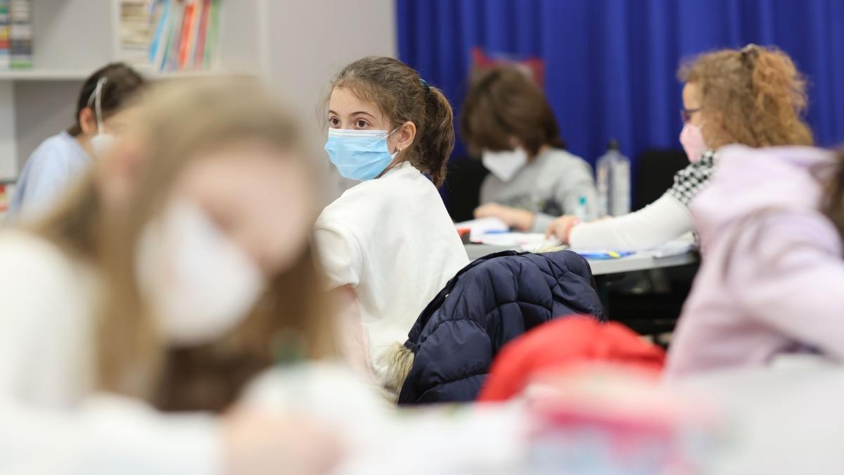 comportament elevi schimbat pandemie frici copii scoala online