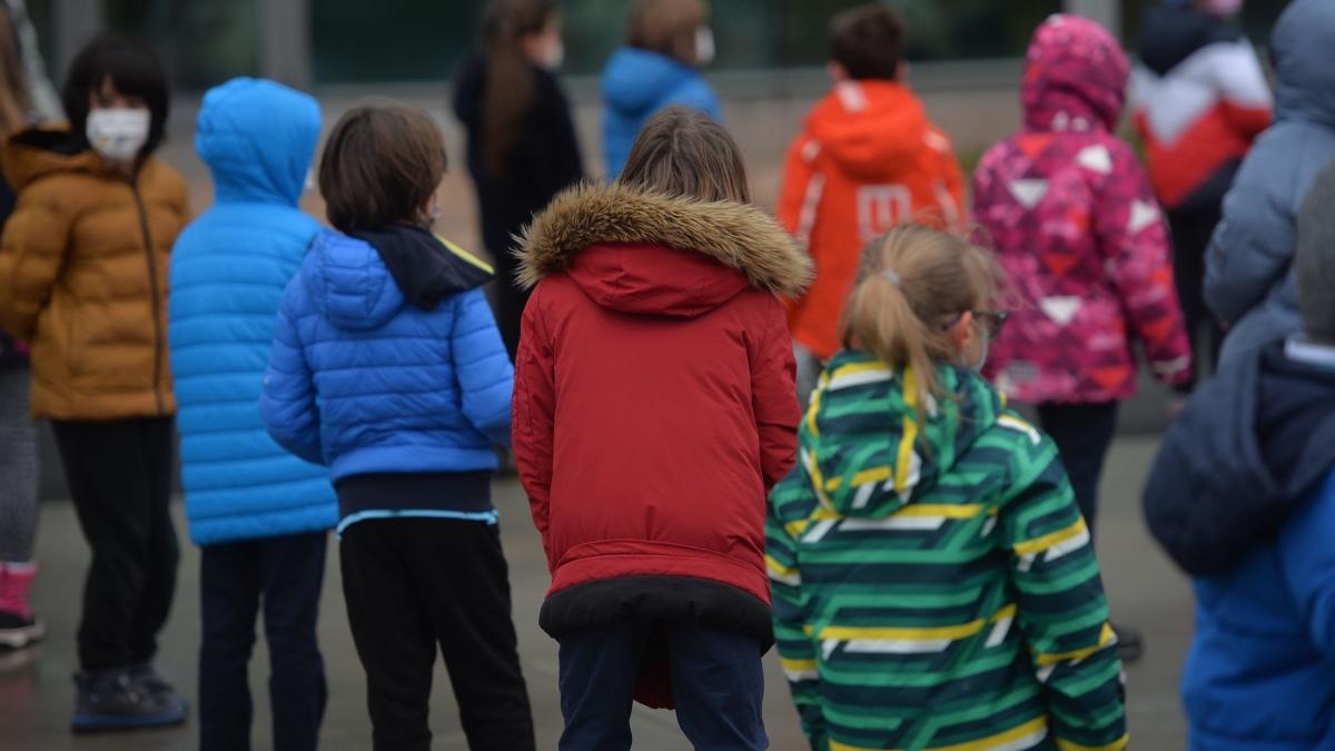 invatatoare a atacat doi elevi spray lacrimogen condamnata la inchisoare