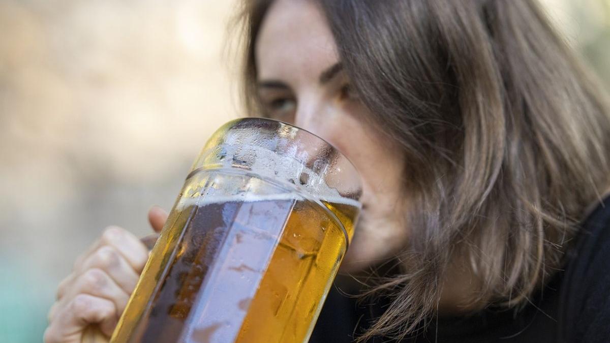 femeie resita beata bataie