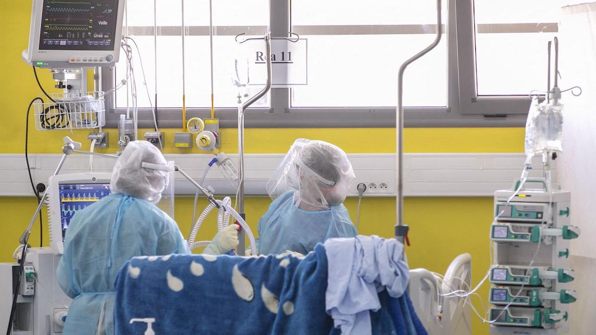 medic vaccinat mort covid