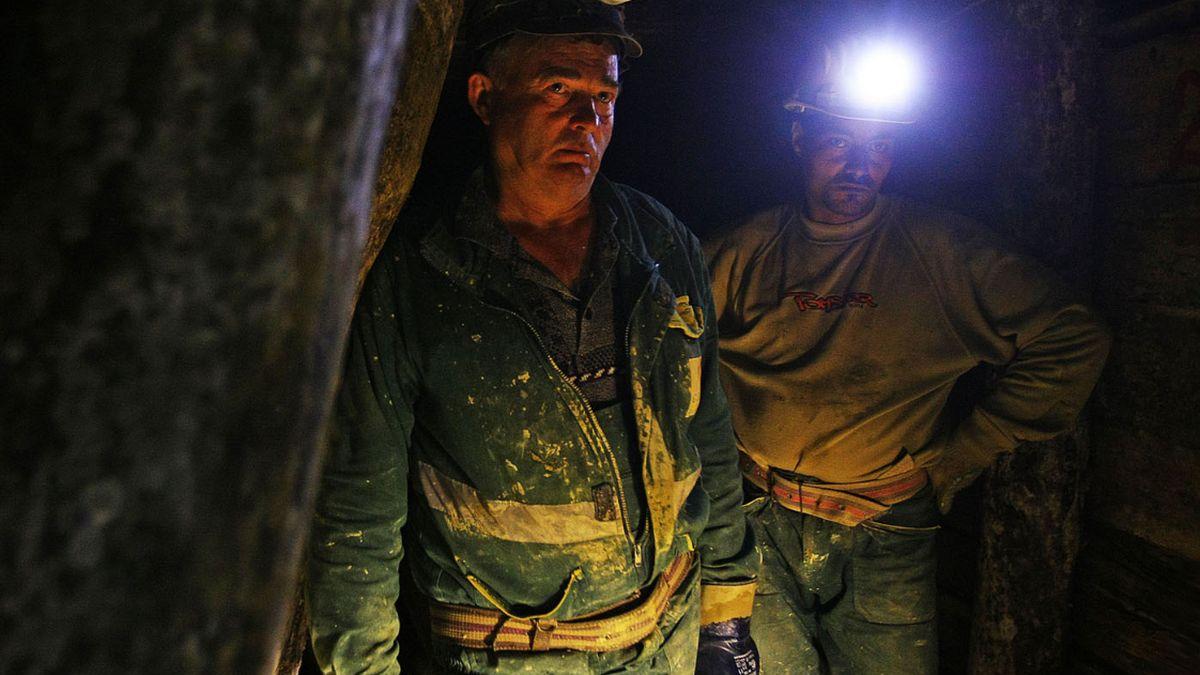 mineri lupeni protest salarii