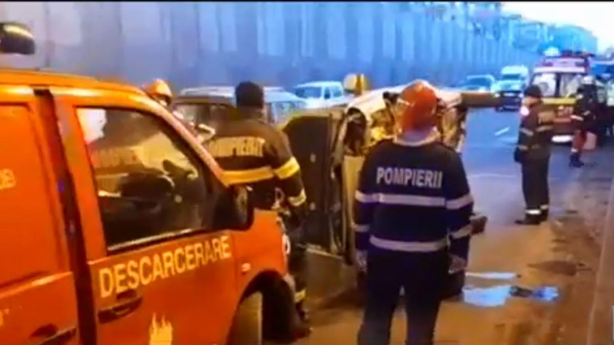 accident masina rasturnata pasaj baneasa