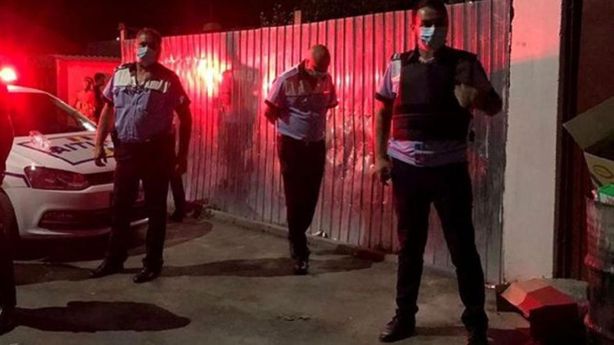 bataie cu lemne si sticle pe o strada din ploiesti 9 persoane au ajuns la spital