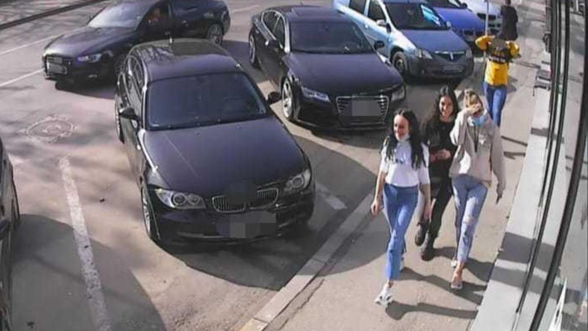 trei tinere pitesti cautate politie gasit 13000 euro pe strada