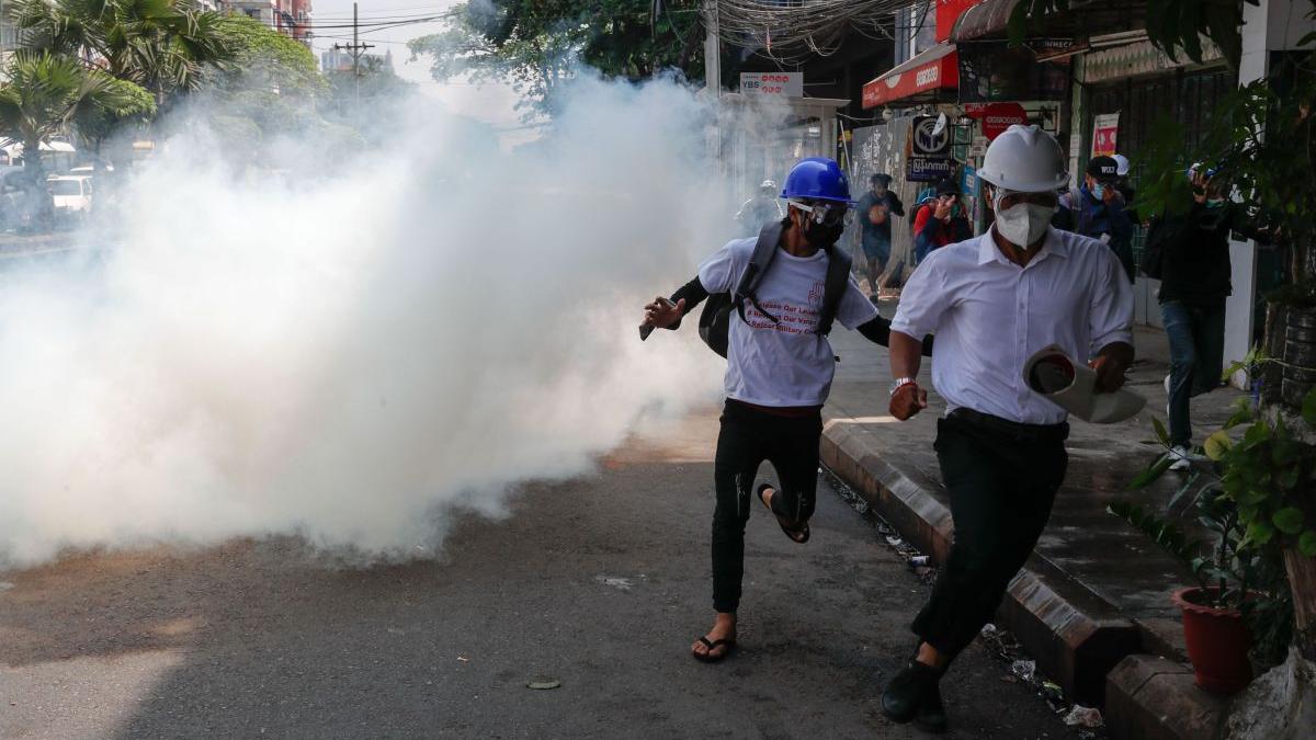 myanmar politie represiune protestatari ucisi lovitura de stat