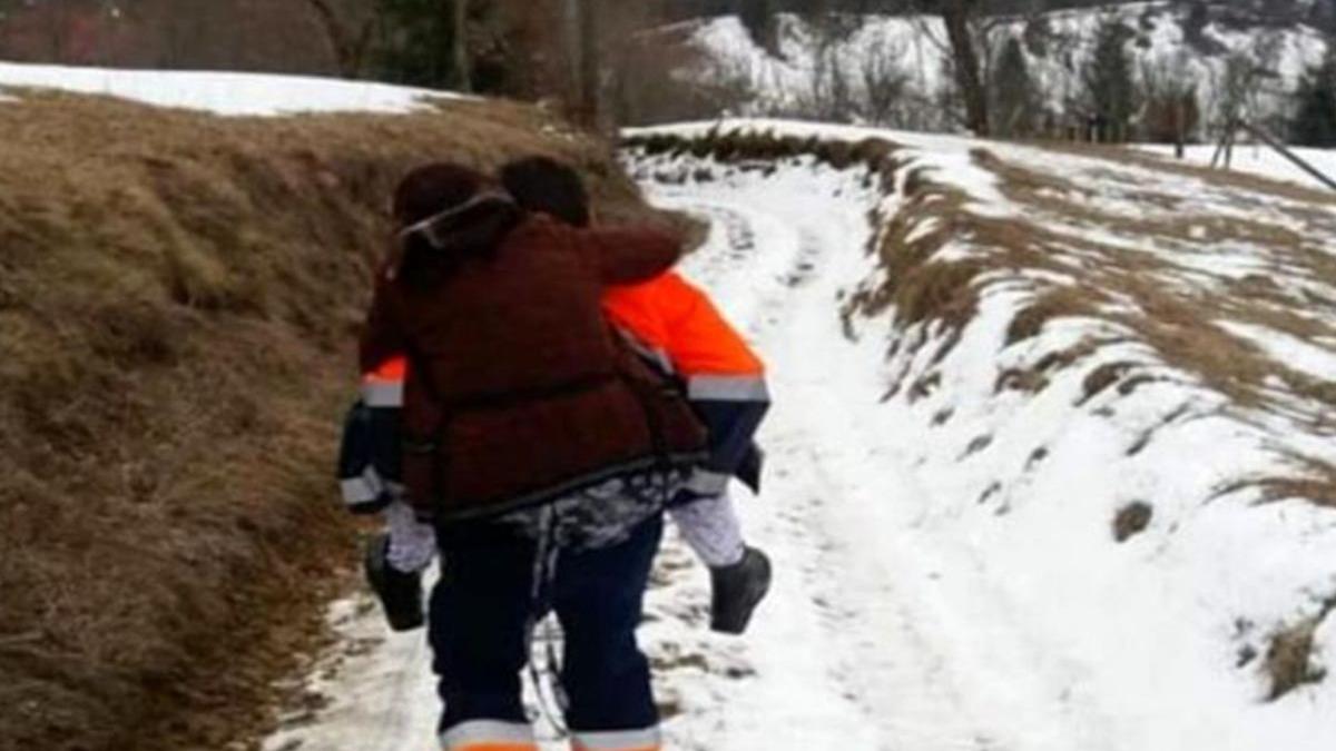 ambulantier alba certat carat spate bolnava