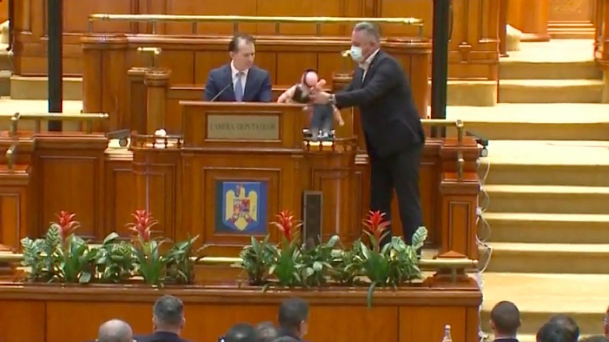 scandal parlament florin citu a primit bebelusi jucarie de la psd prezenta bugetul 2021