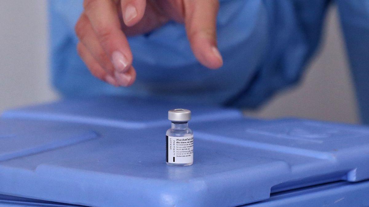 doze vaccin pfizer aruncate gunoi greseala