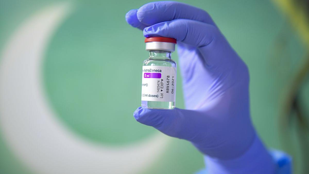 vaccinul astrazeneca recomandat 65 de ani