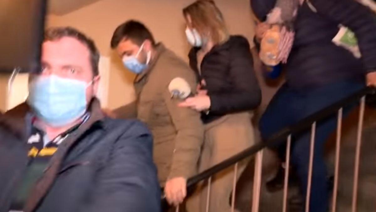 politisti agresivi presa filmare parinti abuz copil