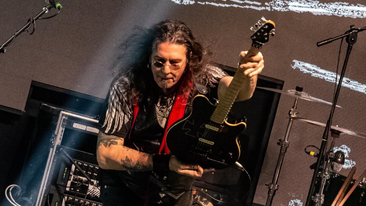 adi barar cargo ultimul drum motoare turate muzica rock