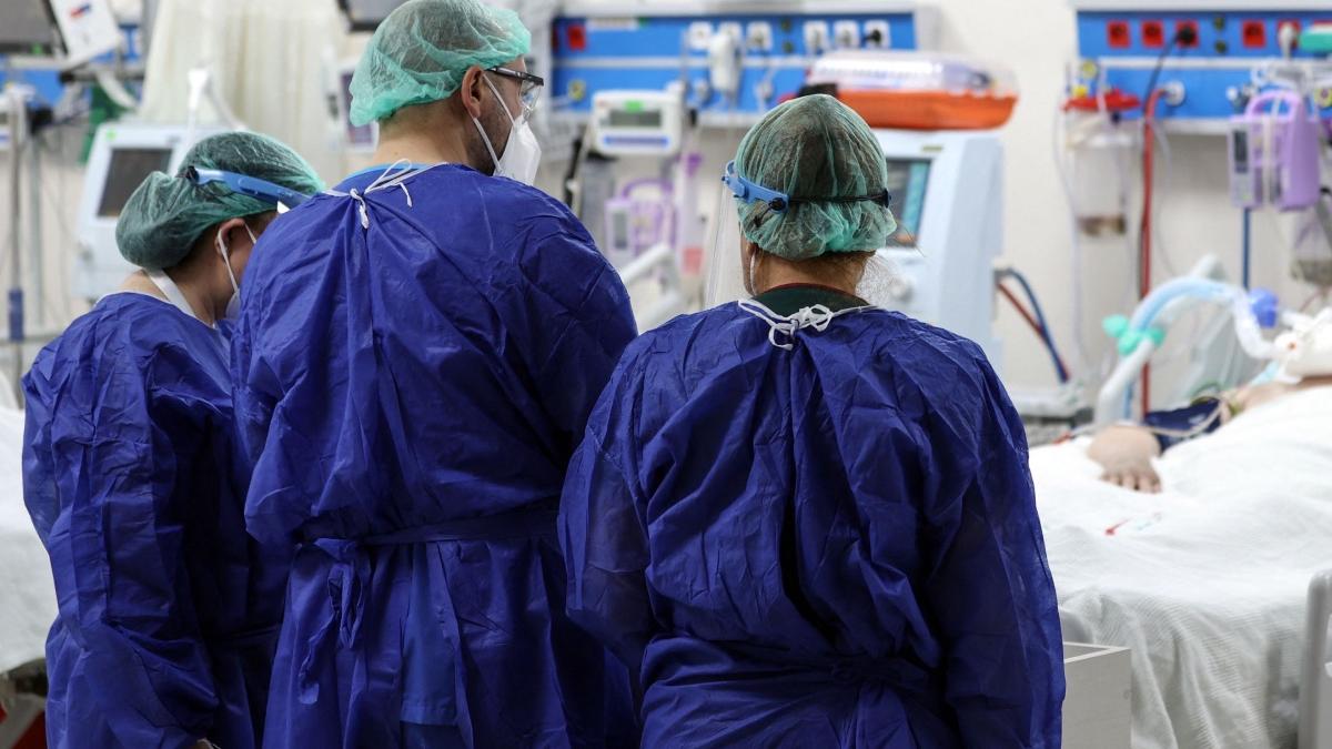 catalin apostolecu spital matei bals toate paturile plina camera de garda plina