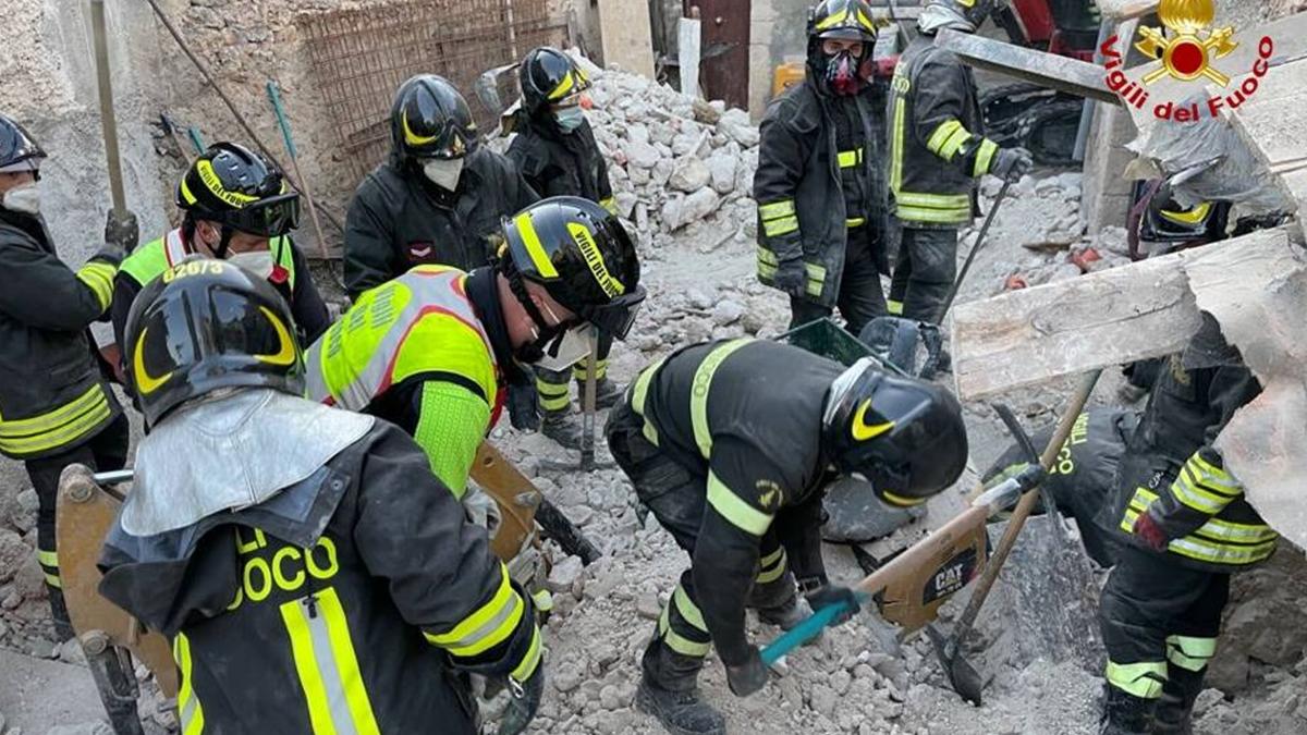 muncitori roman mort casa renovare prabusita italia