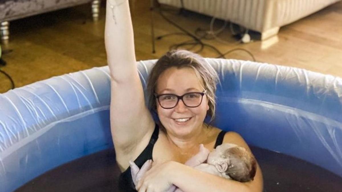 nastere acasa live instagram travaliu