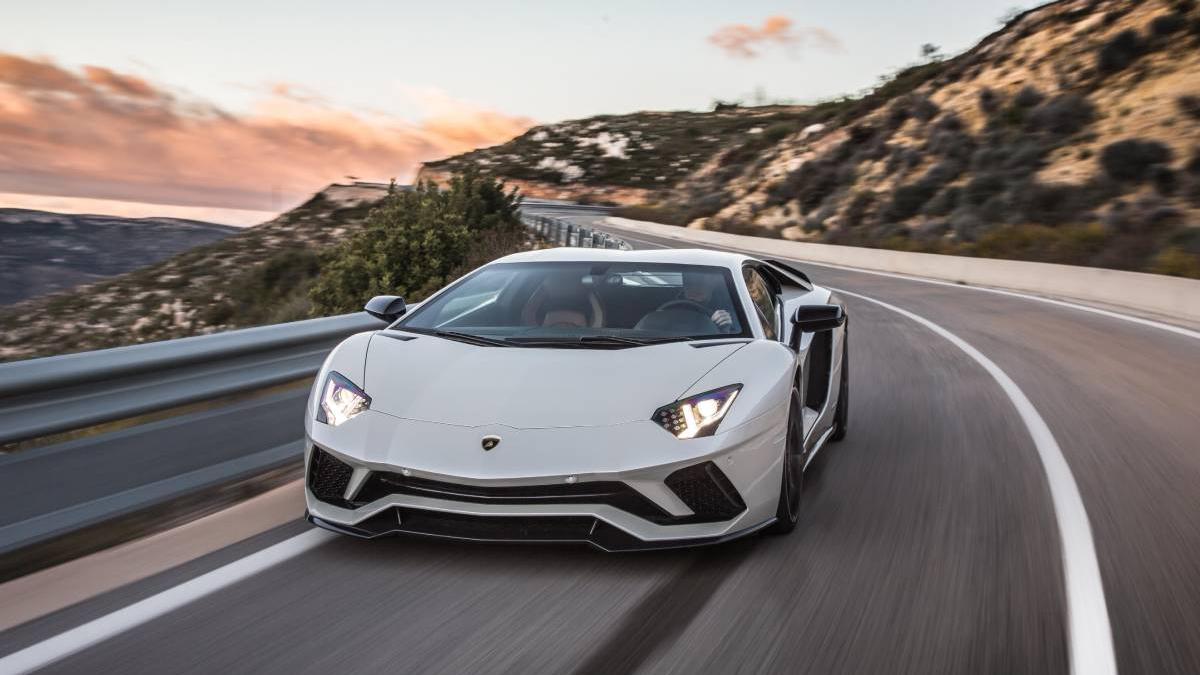 stat roman vanzare lamborghini aventador prxoenetism trafic persoane