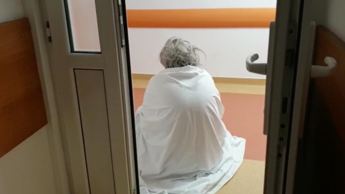 pacienti infectati covid pe jos inveliti cearsafuri spital constanta