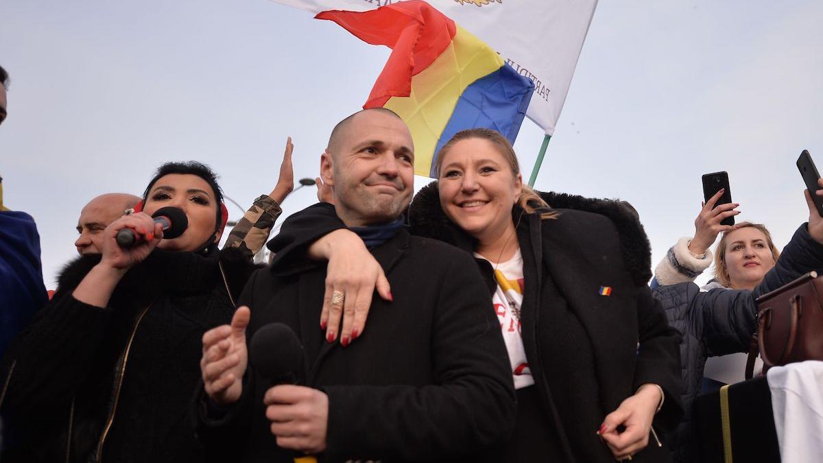 sosoaca revolta restrictii protest pandemie demiteri