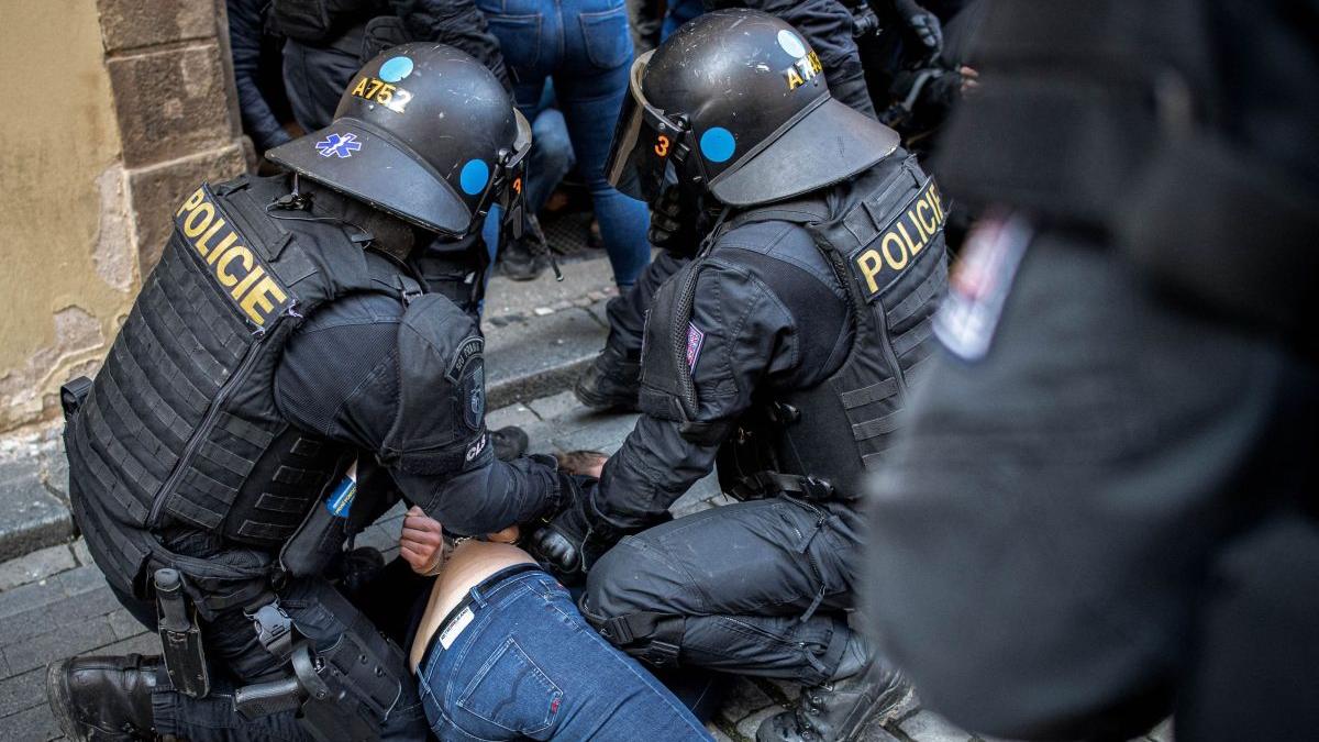 scandalurile pandemiei uniunea europeana vaccinare politizare super coronavirus