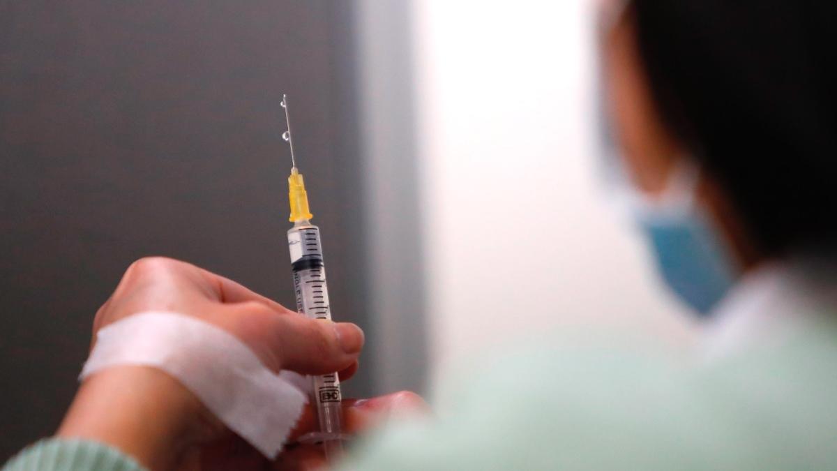 o mie romani infectat covid19 dupa vaccin