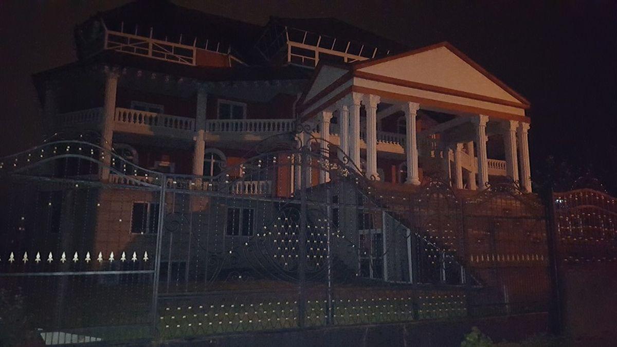 perchezitii dan stanescu palatul de arama costesi