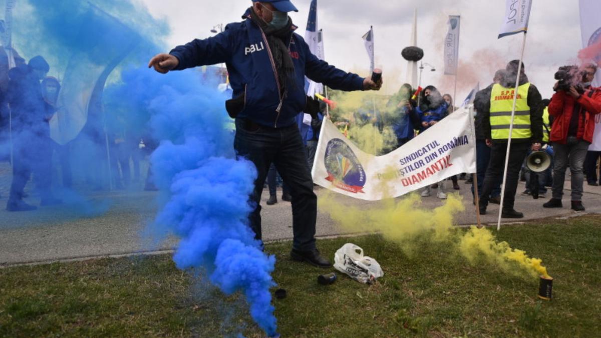 protest fumigene politisti ministerul de interne