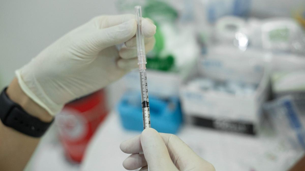 70 adolescenti vaccinati astrazeneca moderna vaccinuri nu sunt aprobate minori