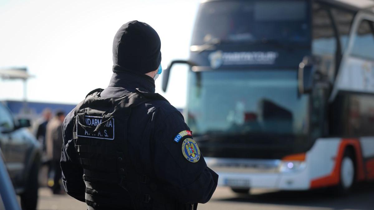 autocar romani sechestrat franta soferi arestati romani trimisi spania