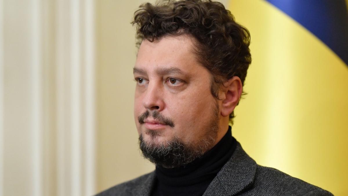 claudiu tarziu aur acuzat nedrept antisemitism rasism xenofobie