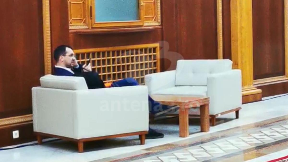 ministrul sanatatii vlad voiculescu filmat fara masca parlament