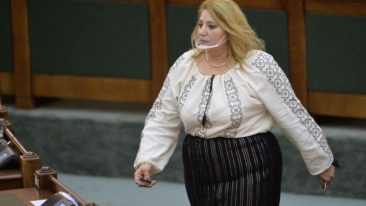 diana sosoaca revoltata sala trag de fiare