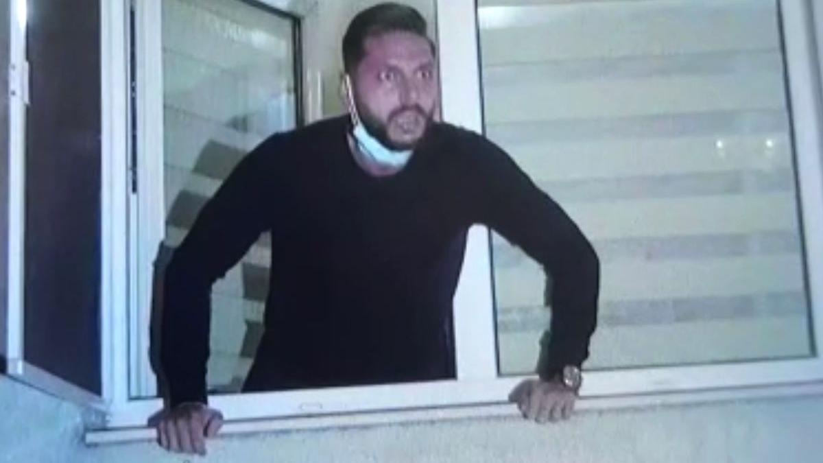 tanar constanta tata covid huiduit protestatari