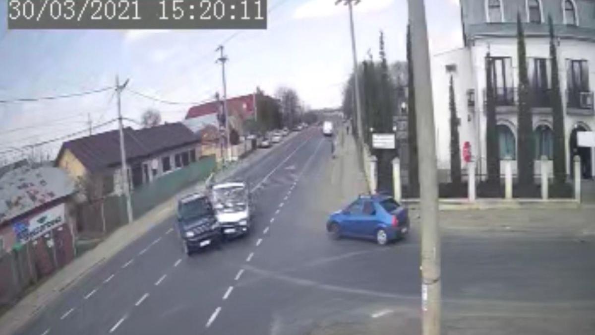 doua masina curte casa soferita intors prima banda costesti