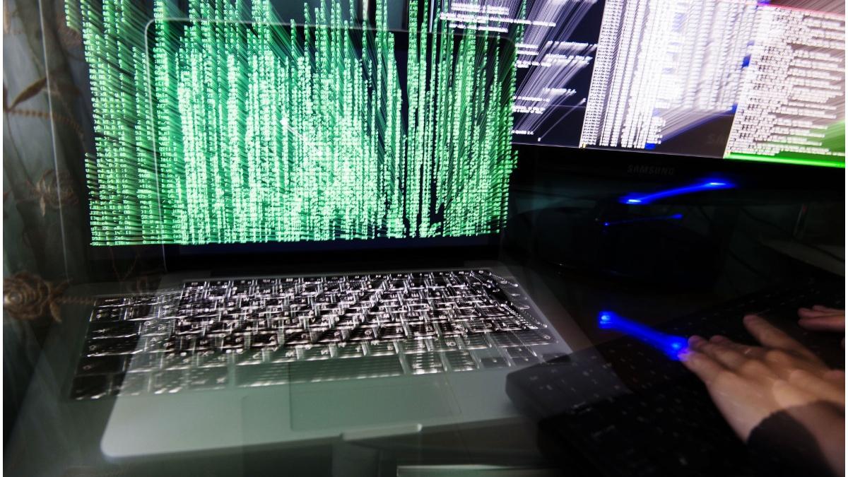 pagina facebook usr tineret hacker