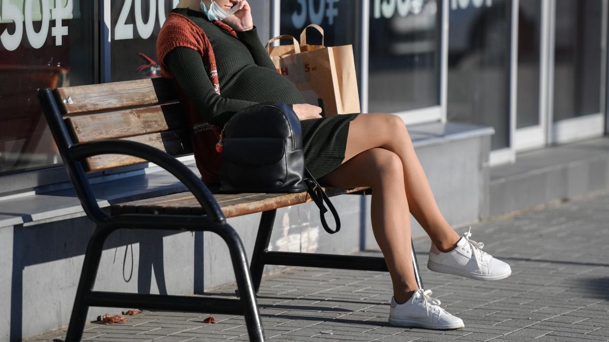 trei hoti prinsi flagrant incercau sa fure portofelul unei gravide