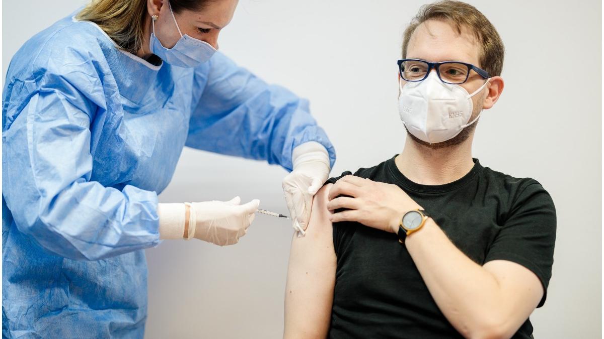dominic fritz timisoara vaccin astrazeneca
