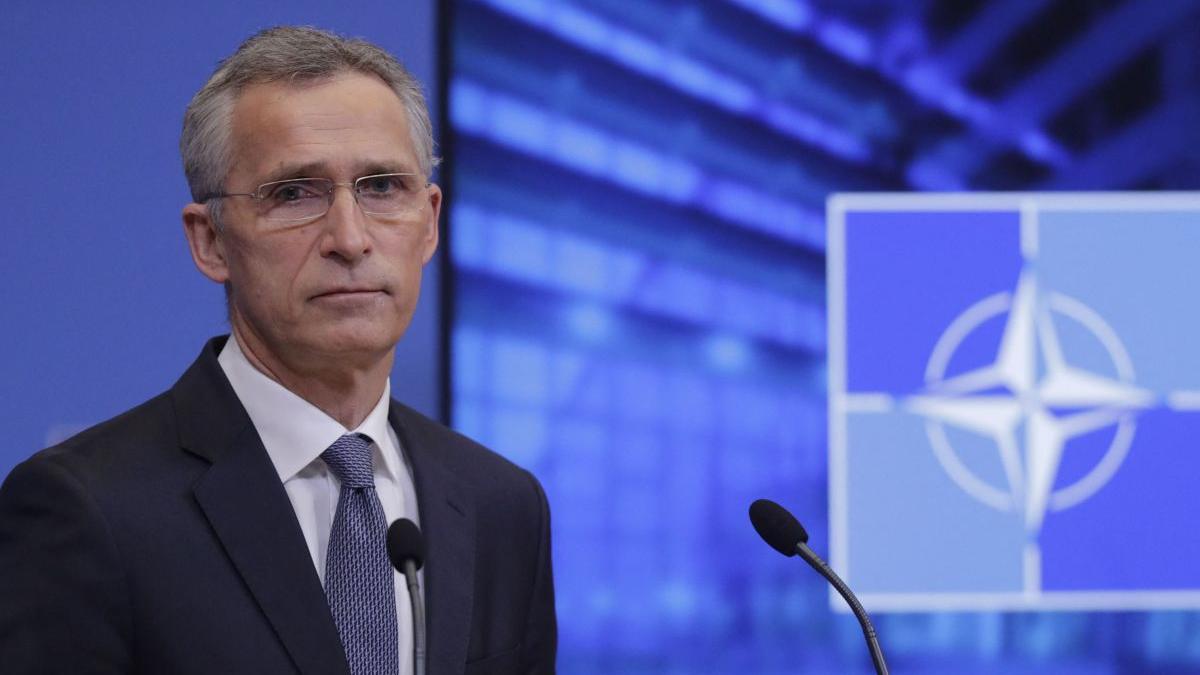 nato ucraina stoltenberg zelinski soldati ucraineni kiev insurgenti rusi