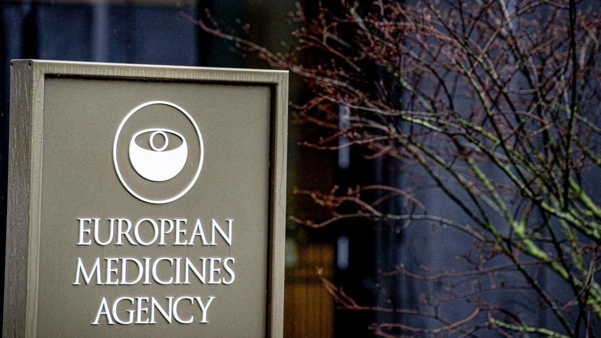 agentia europeana pentru medicamente astrazeneca vaccin cheaguri de sange marco cavaleri