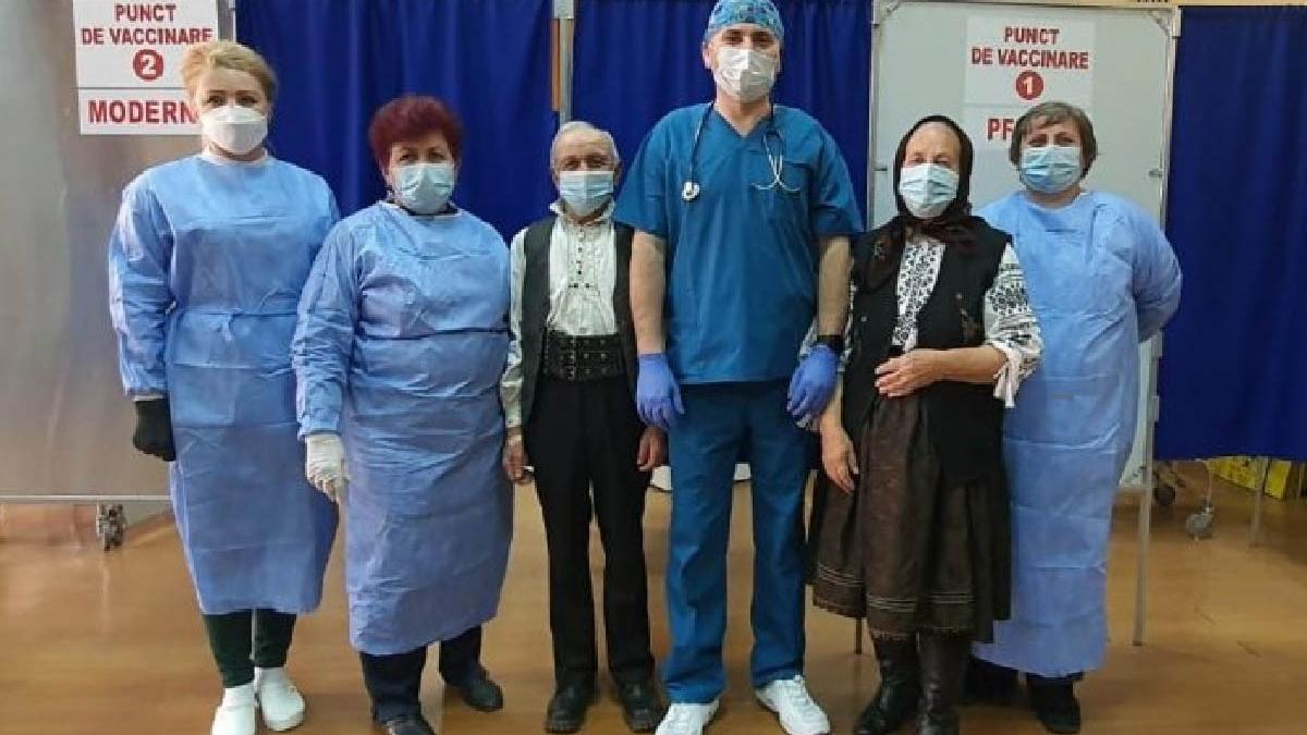 doi octogenari salaj vaccin anti covid 19