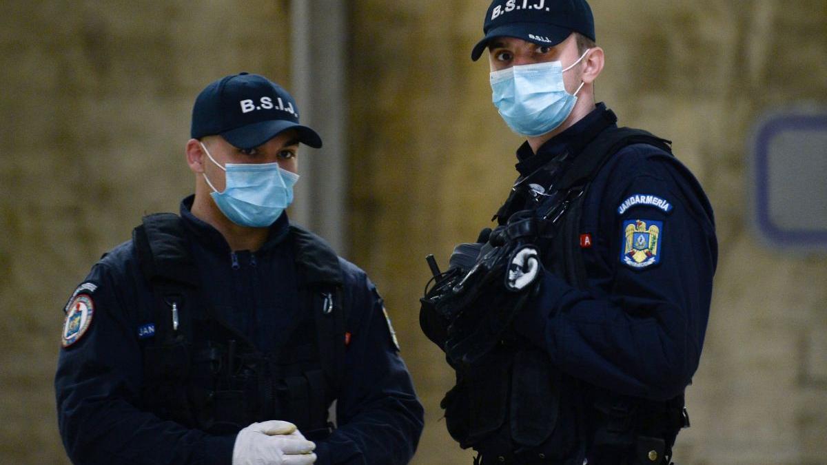 tanar bistrita 1000 lei pachet tigari jandarmi magazin