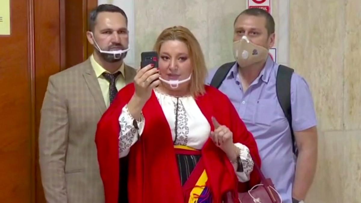 pagina youtube senatului risca sa fie inchisa din cauza diana sosoaca