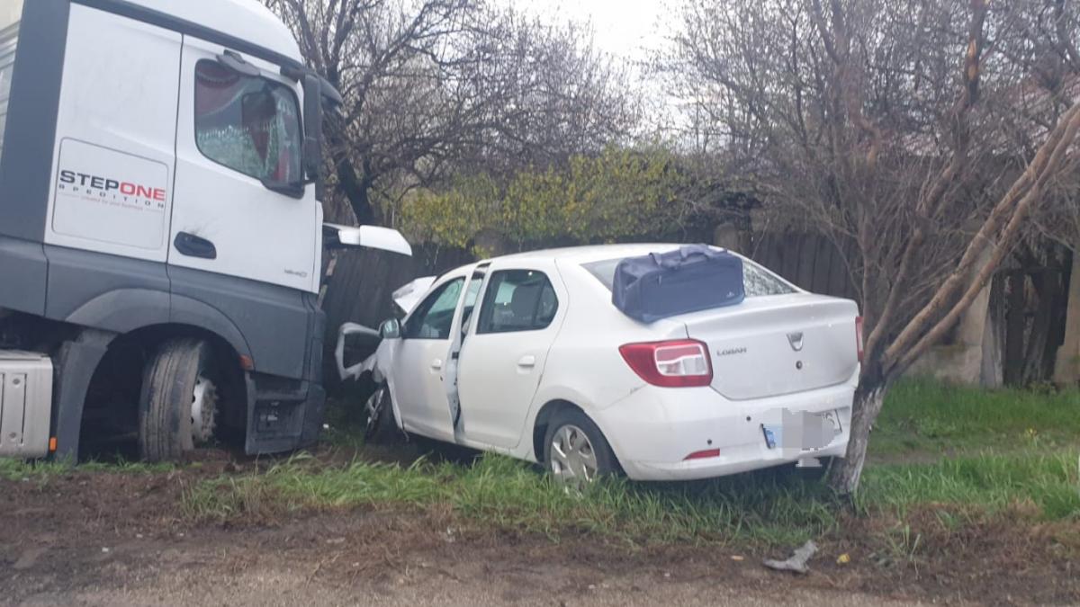 accident tir garoafa vrancea copii raniti