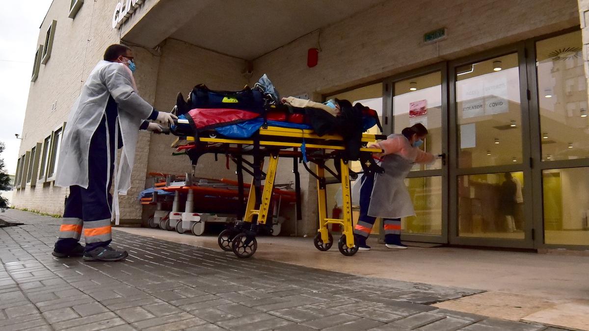 vacanta strainatate fara asigurare medicala roman platit criza fiere