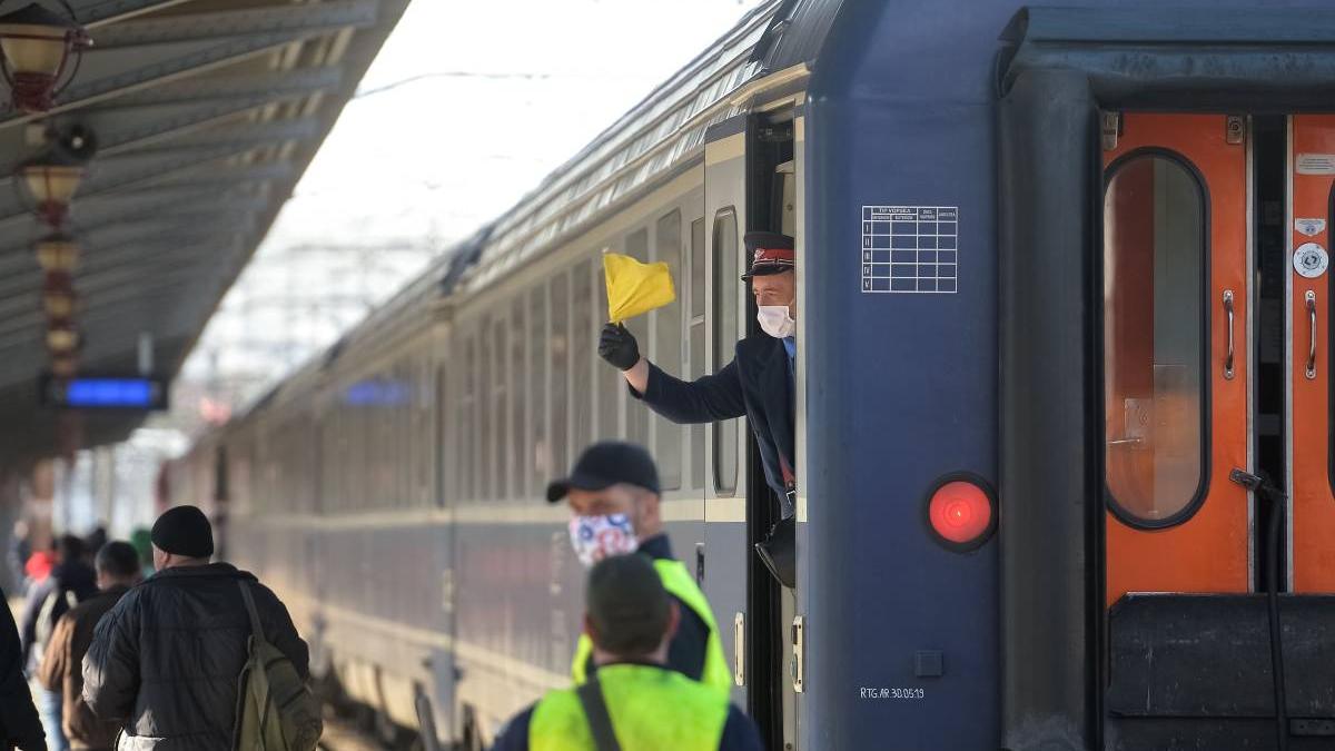 cfr calatori trenuri directe litoral minivacanta paste