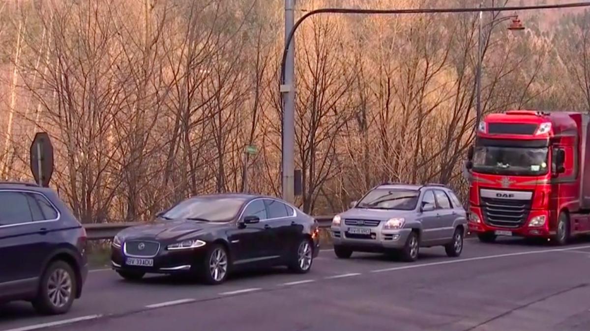 coada kilometri spre valea prahovei statiunile montane weekend florii