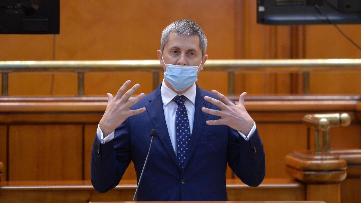 lunatic piesa parodie dan barna