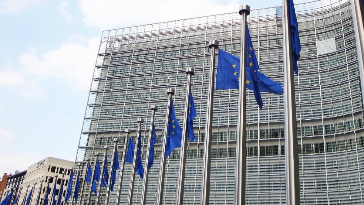 ue organizeaza summit prezenta fizica joe bidem bruxelles